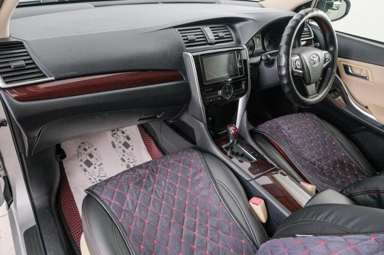 Toyota Premio 12 из 22
