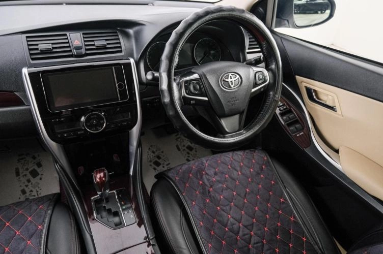 Toyota Premio 9 из 22