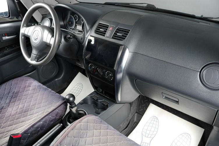 Suzuki SX4 10 из 16
