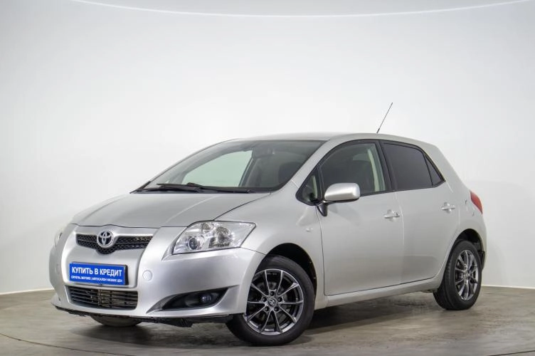 Toyota Auris 3 из 6