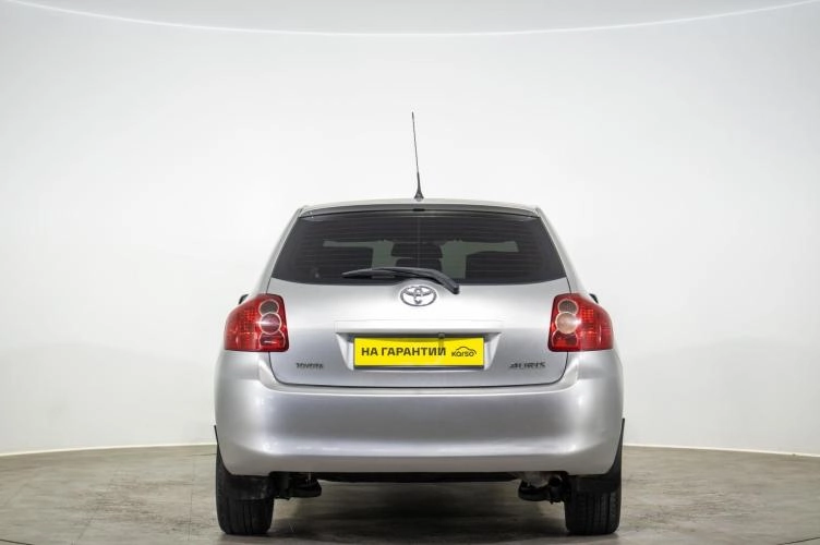 Toyota Auris 5 из 6