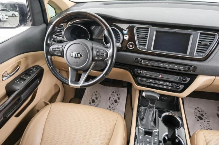 KIA Carnival 9 из 25