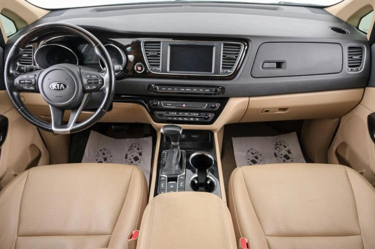 KIA Carnival 10 из 25