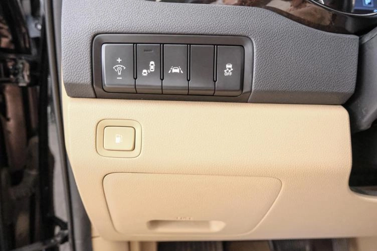 KIA Carnival 18 из 25