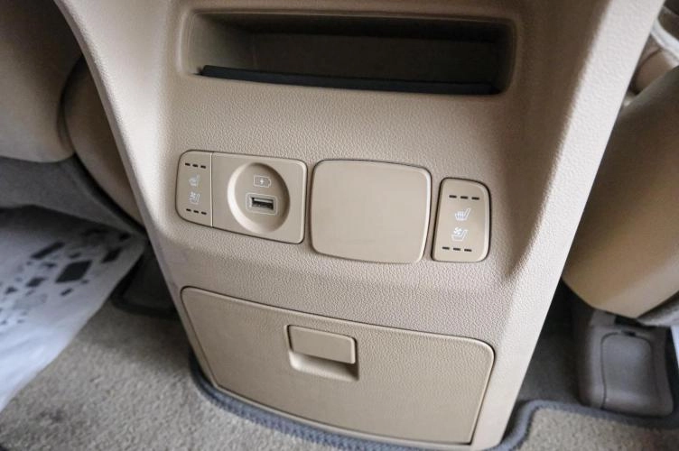 KIA Carnival 19 из 25