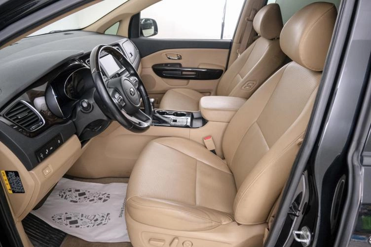 KIA Carnival 7 из 25