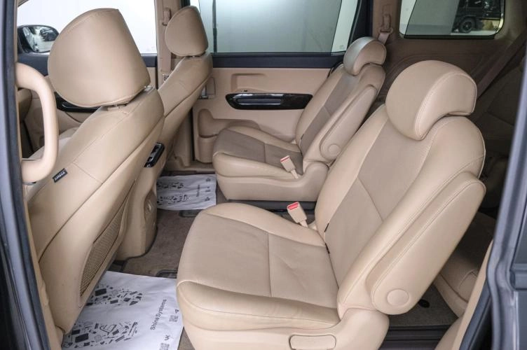 KIA Carnival 23 из 25