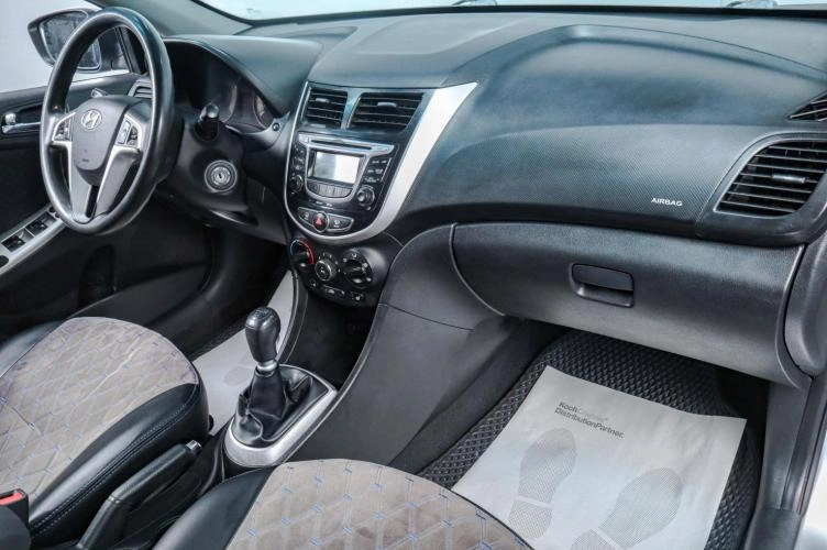 Hyundai Solaris 17 из 19