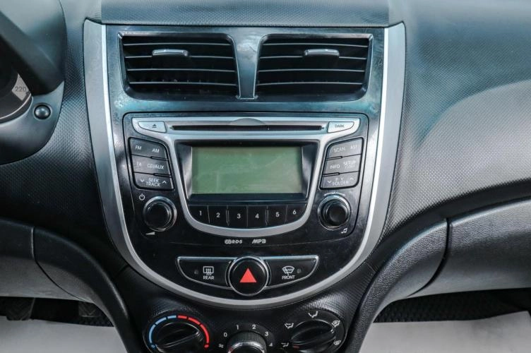 Hyundai Solaris 13 из 19
