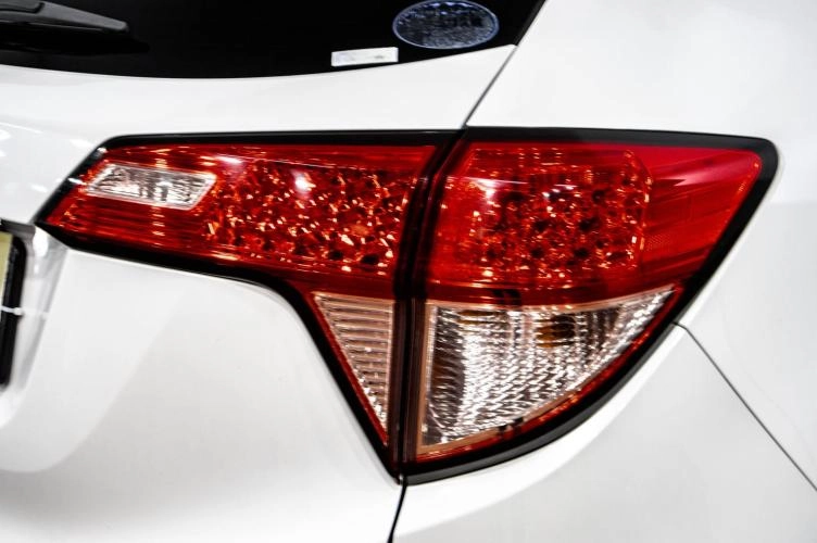 Honda Vezel 8 из 24