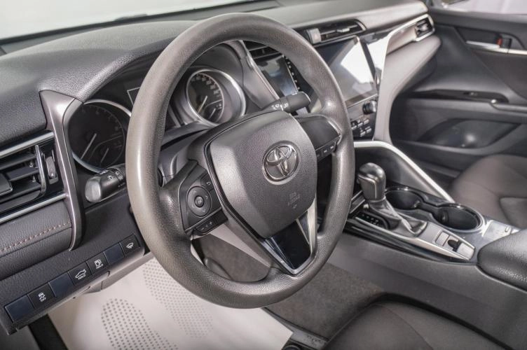 Toyota Camry 12 из 18