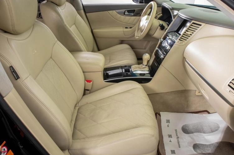 Infiniti FX35 25 из 32