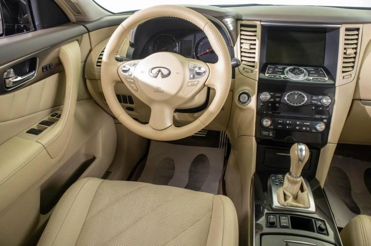 Infiniti FX35 19 из 32