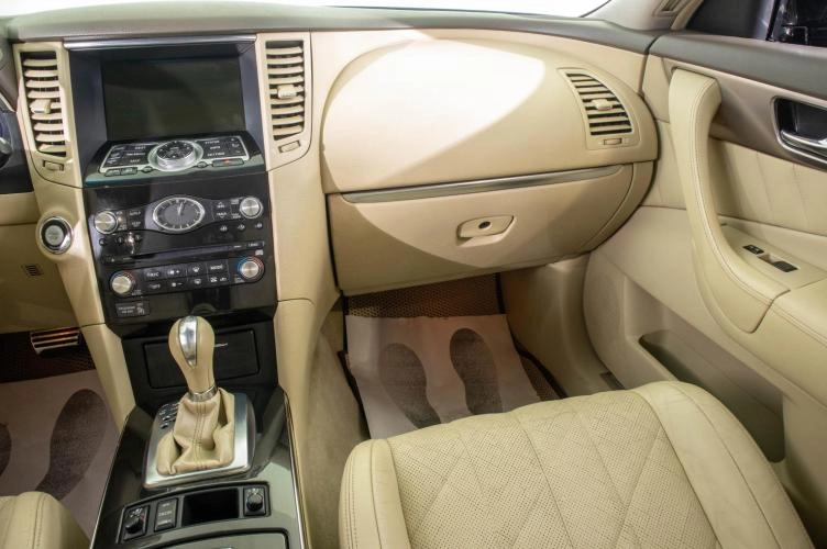 Infiniti FX35 24 из 32