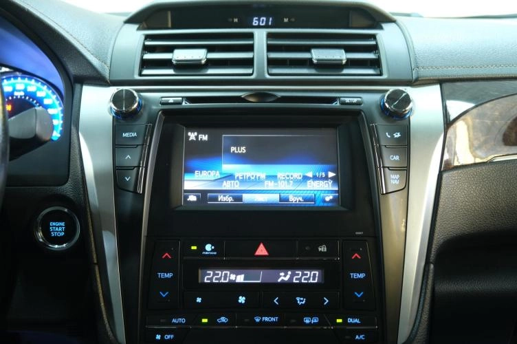 Toyota Camry 15 из 22