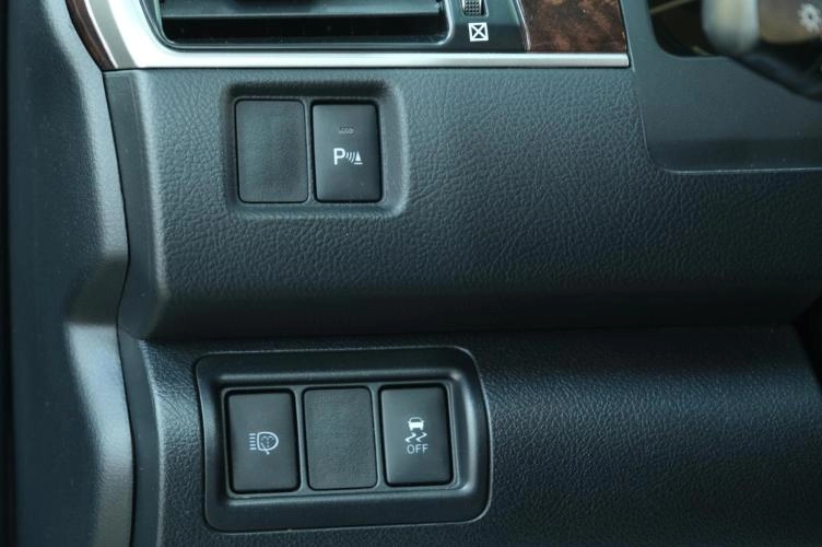 Toyota Camry 9 из 22
