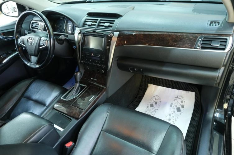 Toyota Camry 18 из 22