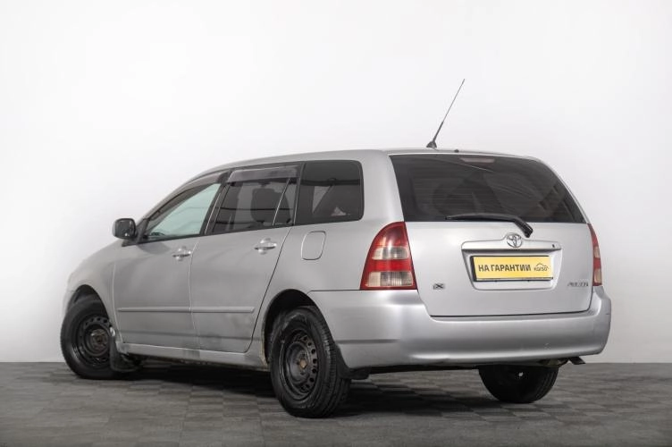 Toyota Corolla Fielder 5 из 6