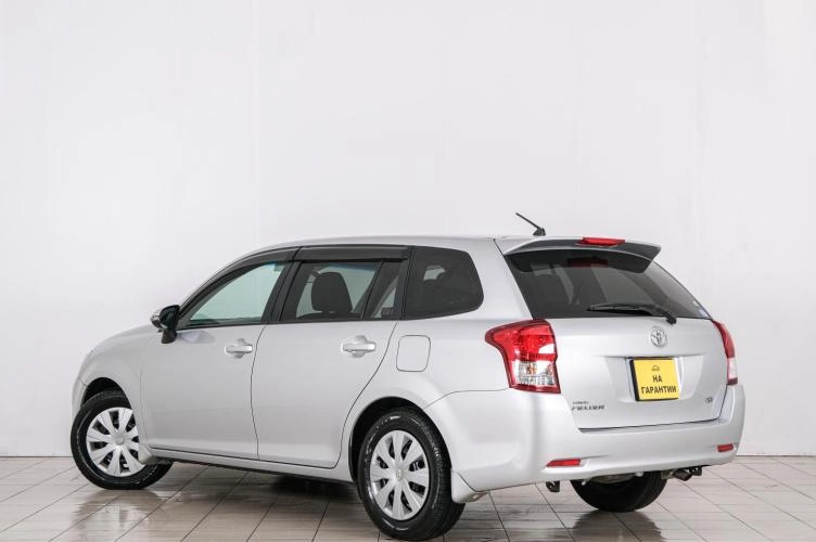 Toyota Corolla Fielder 4 из 6
