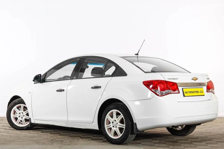 Chevrolet Cruze 4 из 6