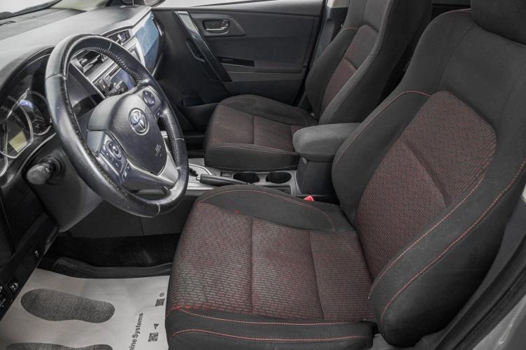 Toyota Auris 10 из 25