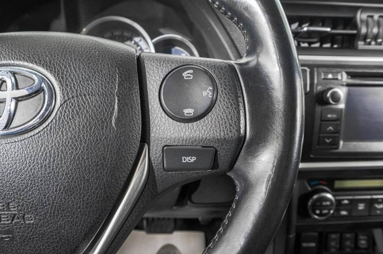 Toyota Auris 15 из 25