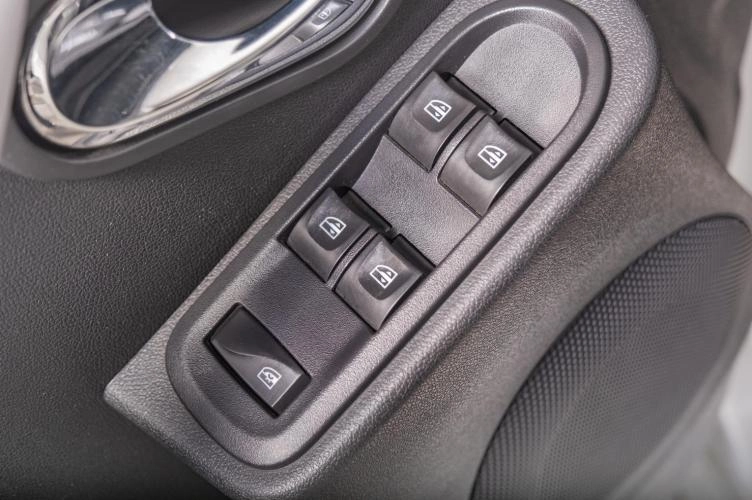Nissan Terrano 8 из 16