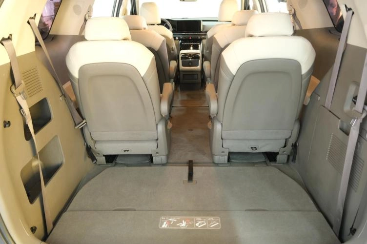 KIA Carnival 25 из 25