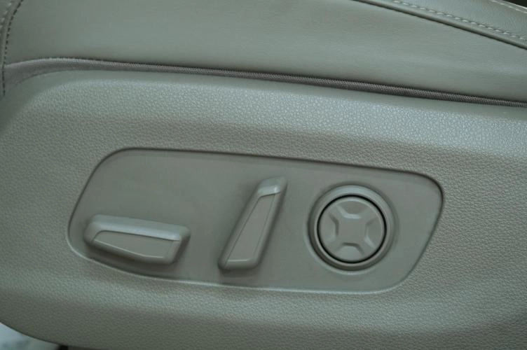 KIA Carnival 10 из 25