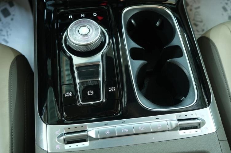 KIA Carnival 17 из 25