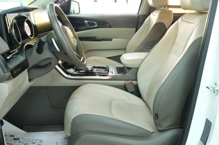 KIA Carnival 7 из 25