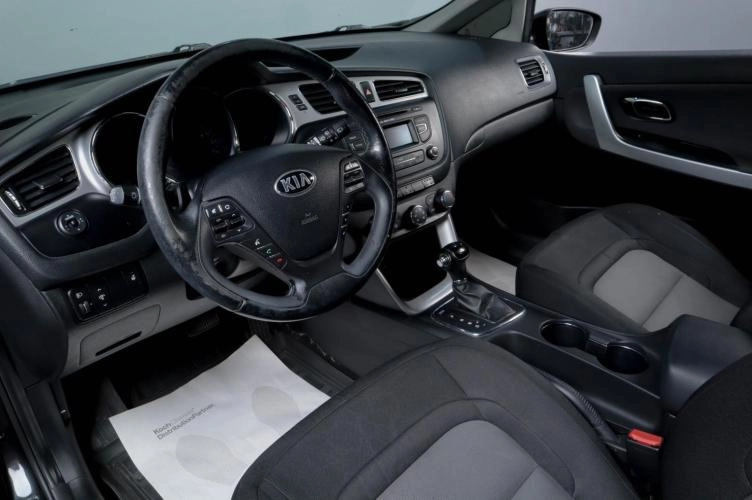 KIA cee'd 7 из 20