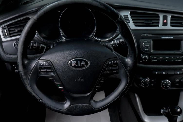 KIA cee'd 12 из 20