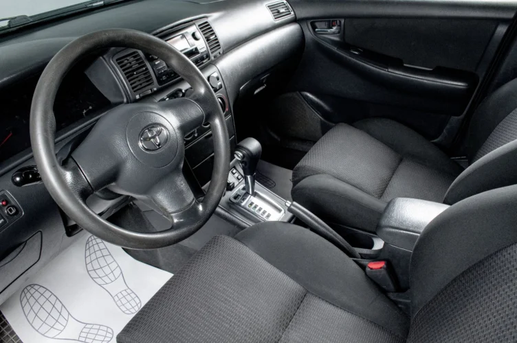 Toyota Corolla 8 из 16