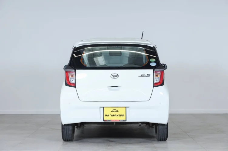 Daihatsu Mira e:S 5 из 6