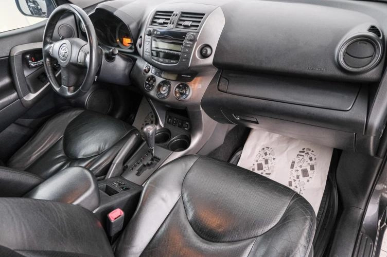 Toyota RAV4 12 из 26