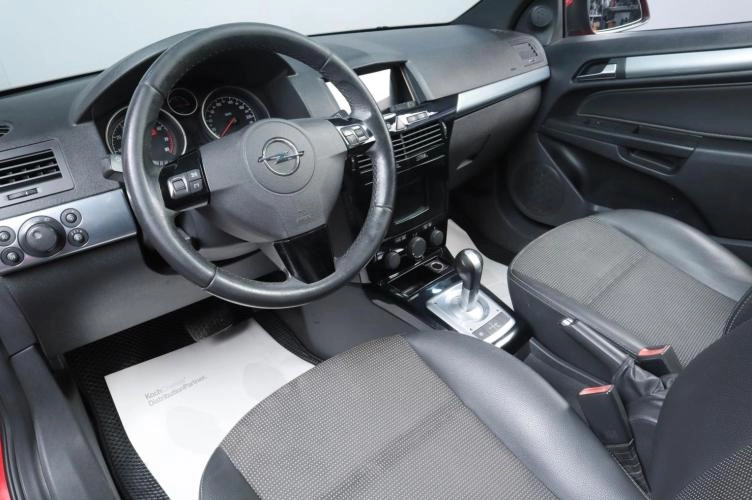 Opel Astra GTC 8 из 18