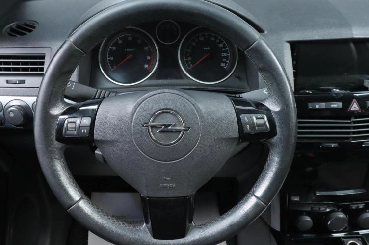 Opel Astra GTC 12 из 18