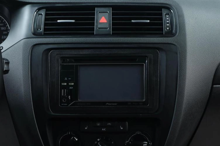 Volkswagen Jetta 14 из 18