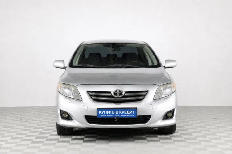 Toyota Corolla 2 из 6