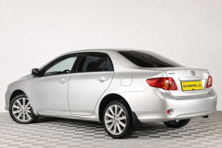 Toyota Corolla 4 из 6