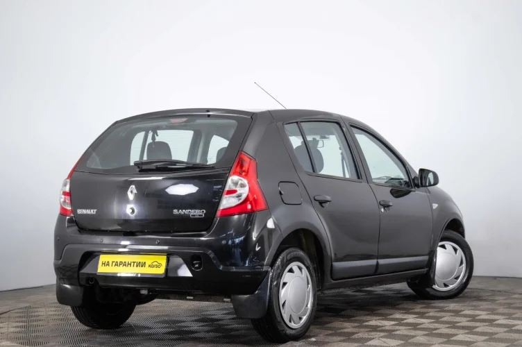 Renault Sandero 4 из 6