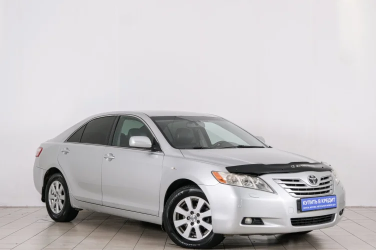 Toyota Camry 1 из 6