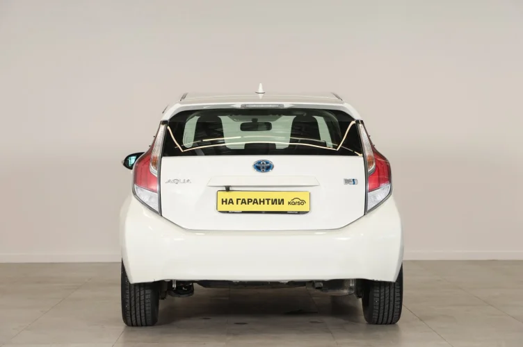 Toyota Aqua 5 из 6