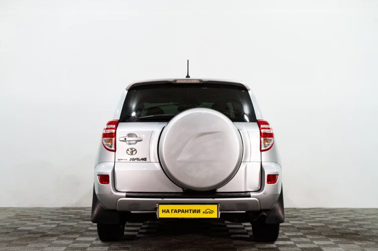 Toyota RAV4 5 из 6