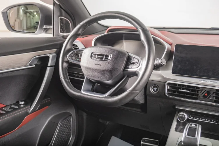 Geely Coolray 9 из 20