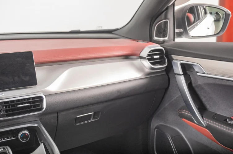 Geely Coolray 11 из 20