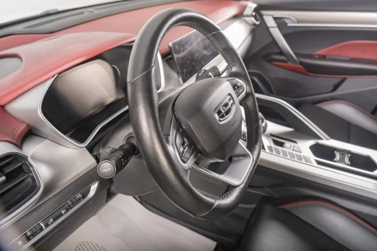 Geely Coolray 12 из 20