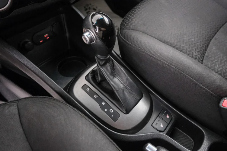 KIA Rio 17 из 22