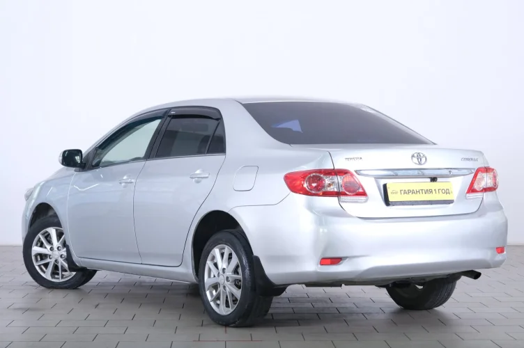 Toyota Corolla 4 из 6